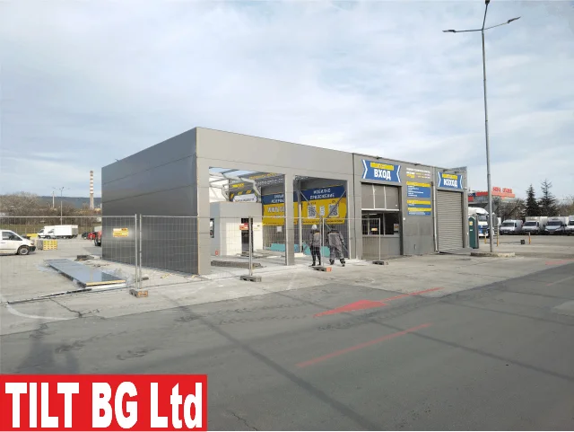 Пункт ГТП Варна — финален изглед на покрива. Доставка на термопанели.