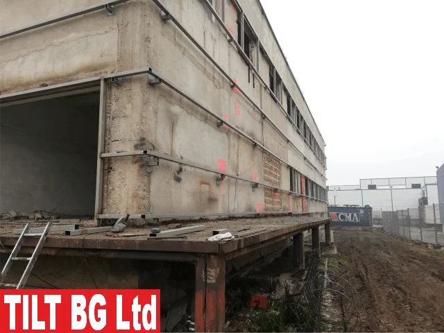 Реконструкция хале Патлиджански - Обновяване — детайли на конструкцията. Метални конструкции и термопанели — Тилт БГ ООД, над 20 год. опит.
